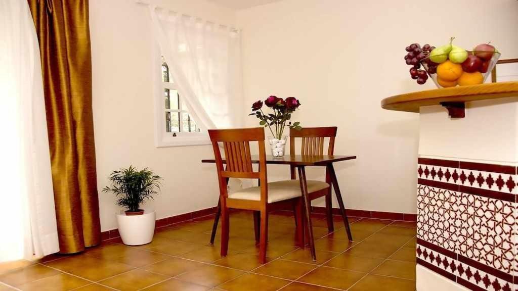 Apartamento con jardín y piscina B Puerto de la Cruz  Exterior foto